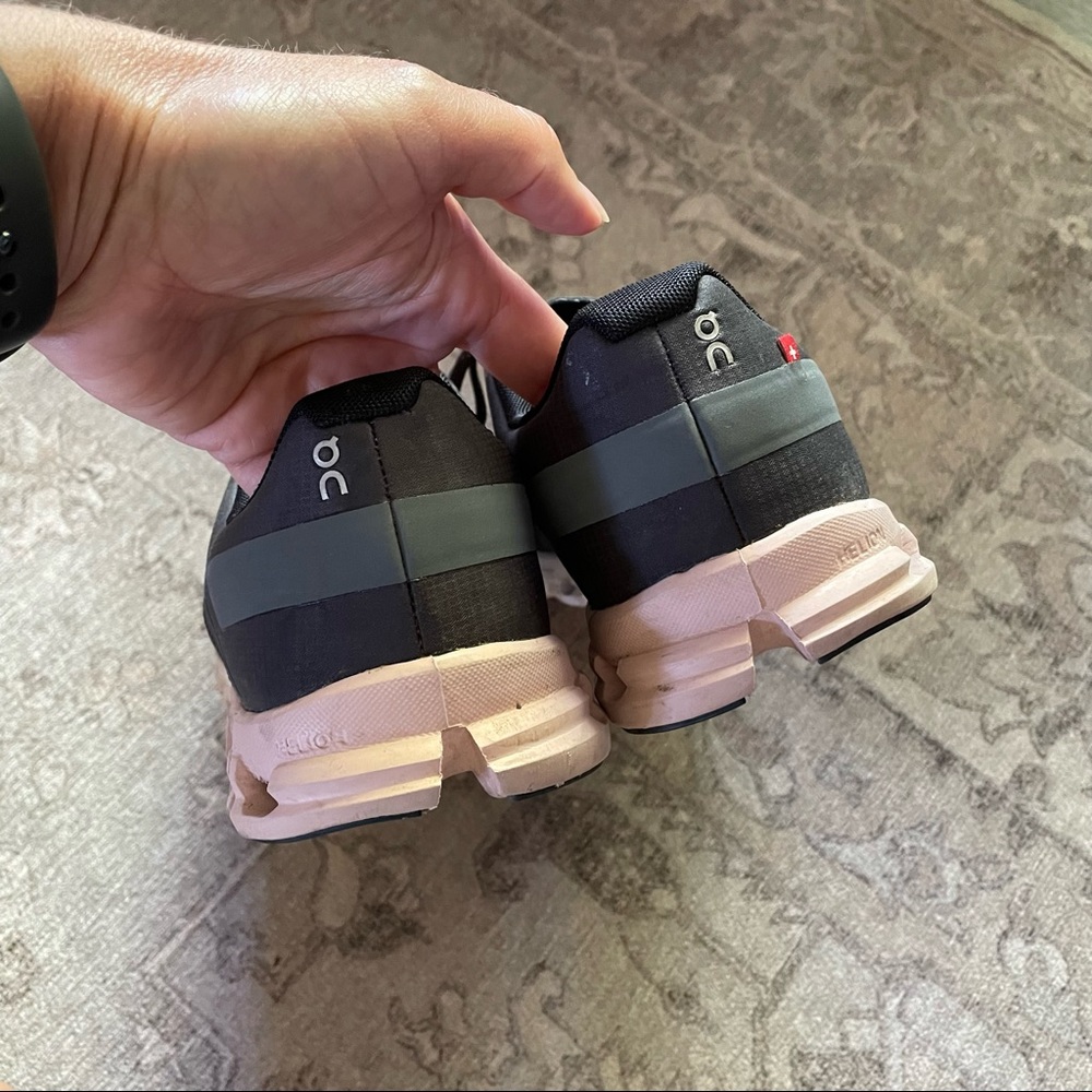 on running tennis shoes sneakers gray pink black - Picture 8 of 10